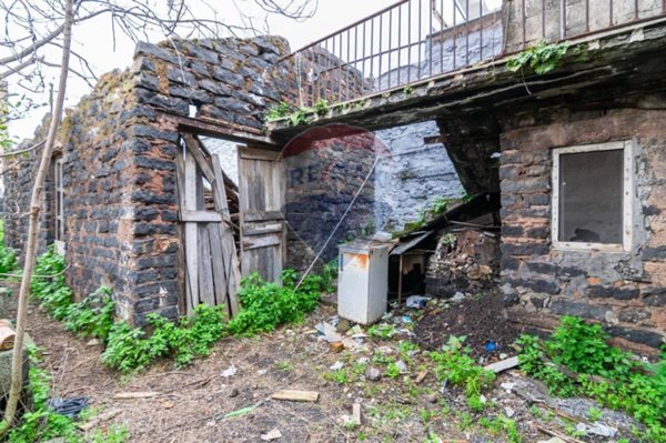 casa indipendente in vendita a Catania