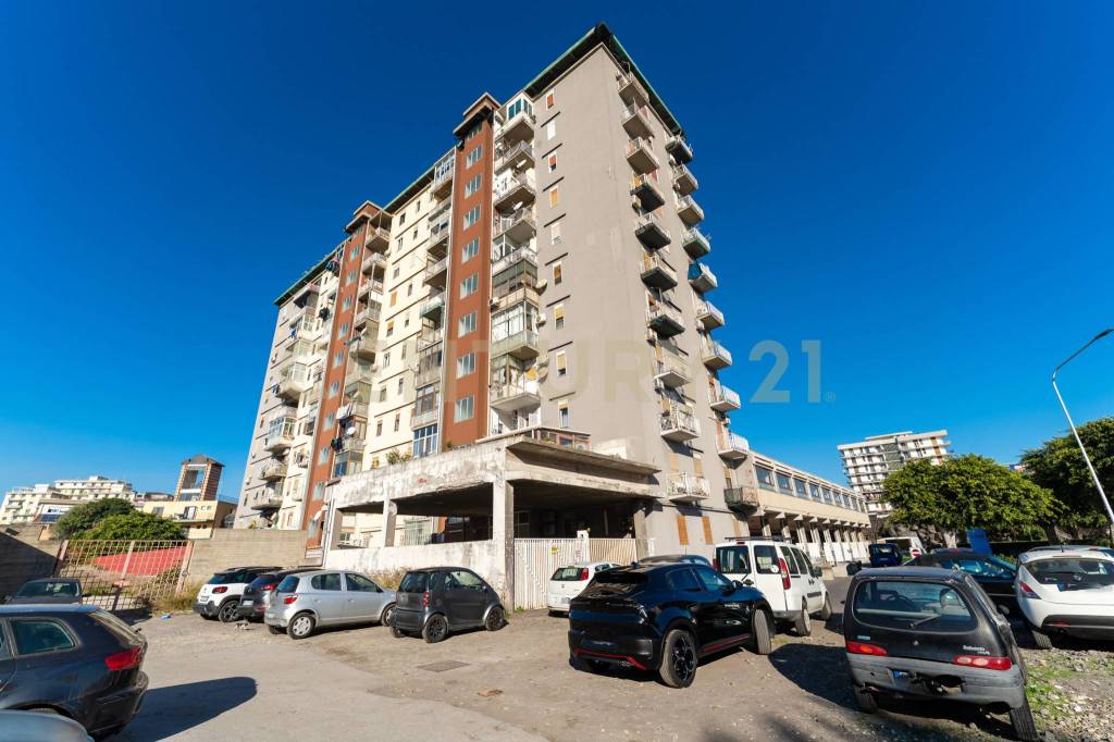 locale di sgombero in vendita a Catania in zona Ognina