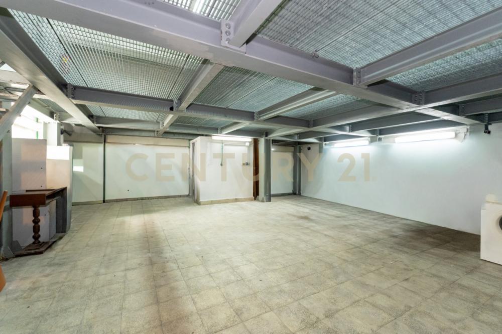 locale di sgombero in vendita a Catania