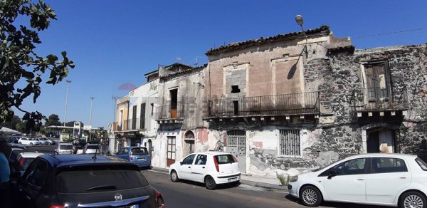 casa indipendente in vendita a Catania in zona Centro Storico
