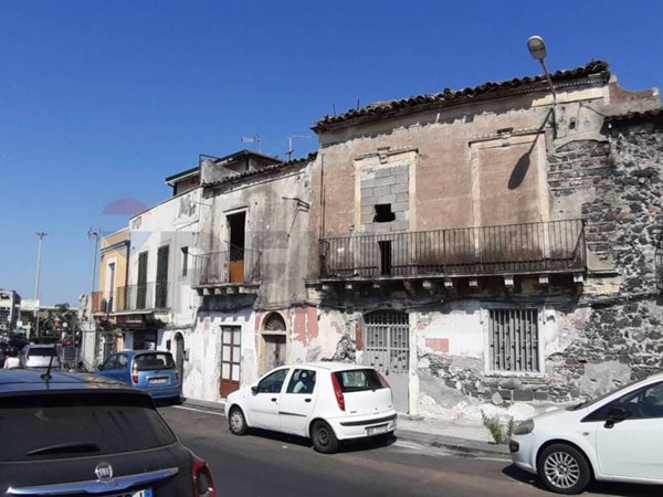 casa indipendente in vendita a Catania in zona Centro Storico