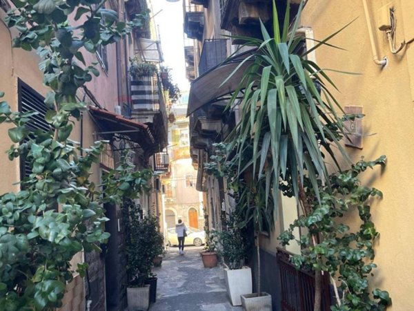 casa indipendente in vendita a Catania in zona Centro Storico