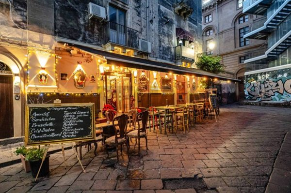 locale commerciale in vendita a Catania in zona Centro Storico