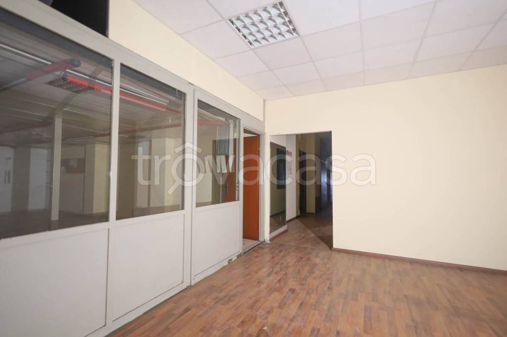 locale commerciale in vendita a Catania