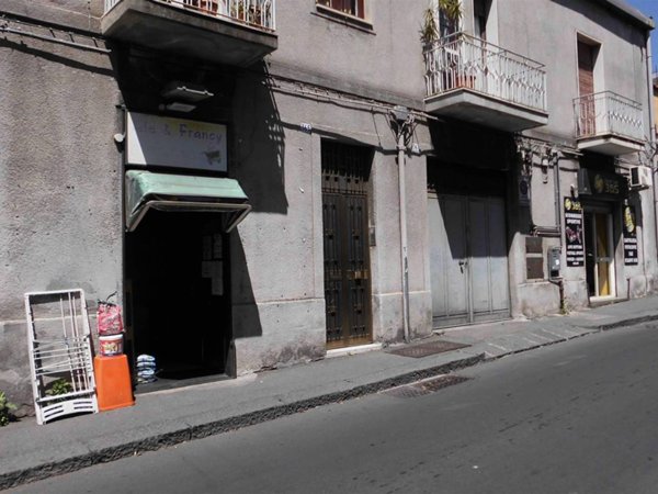 negozio in vendita a Catania in zona Barriera del Bosco