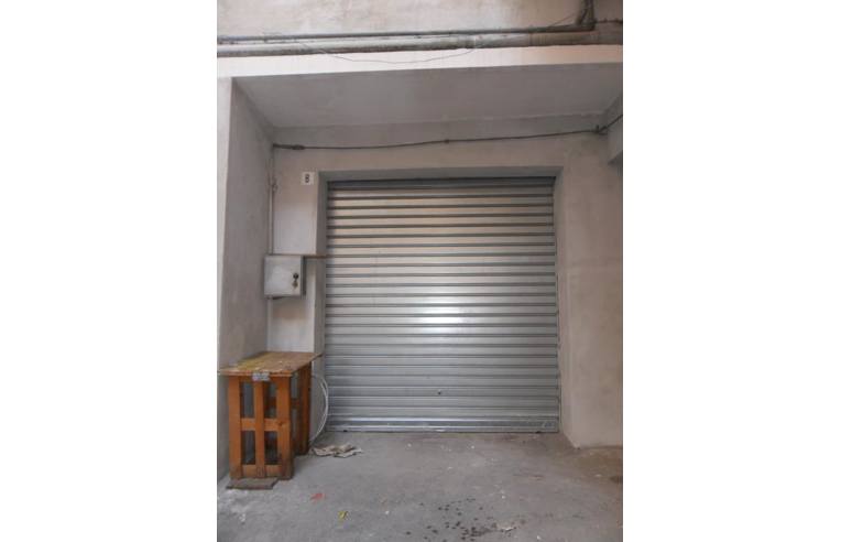 locale commerciale in vendita a Catania