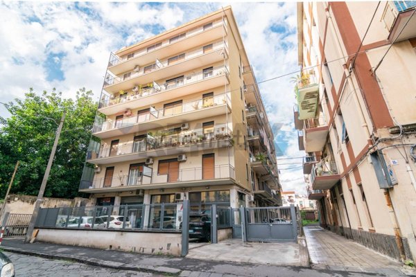 appartamento in vendita a Catania in zona Picanello