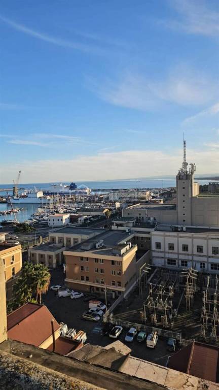 locale di sgombero in vendita a Catania