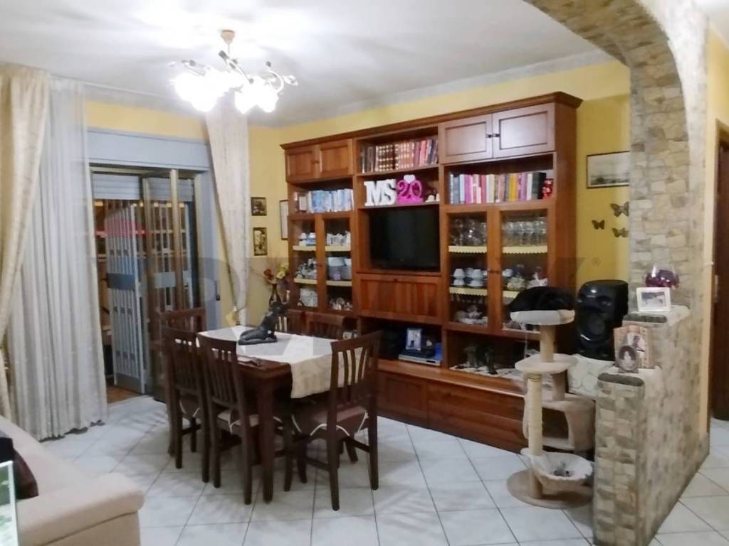 intera palazzina in vendita a Catania