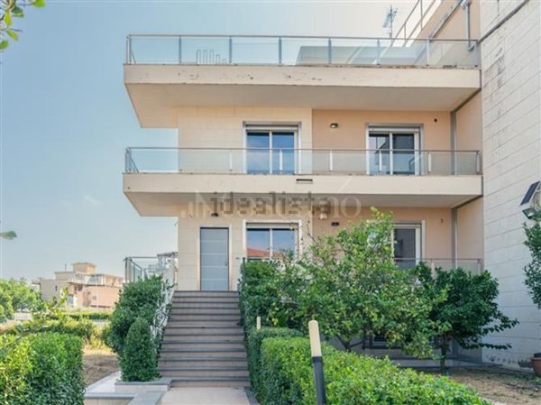 casa indipendente in vendita a Catania in zona Canalicchio