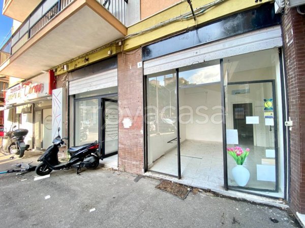 negozio in vendita a Catania in zona Ognina