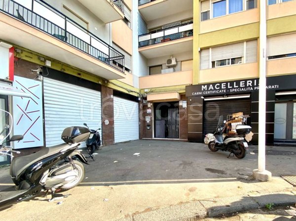 negozio in vendita a Catania in zona Ognina