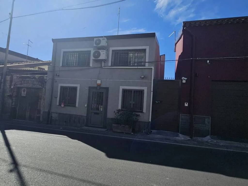 casa indipendente in vendita a Catania in zona Nesima