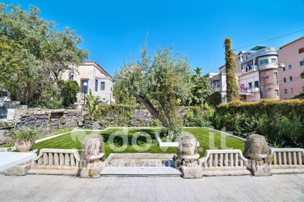 casa indipendente in vendita a Catania in zona Centro Storico