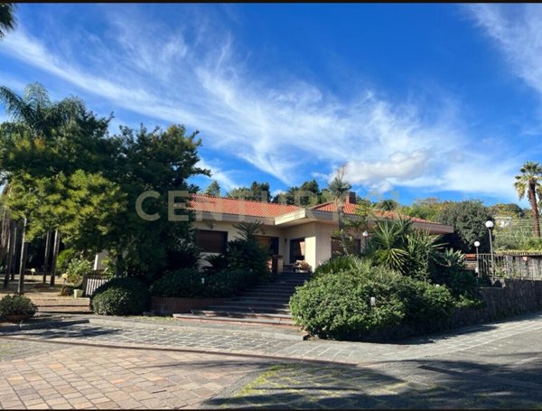 casa indipendente in vendita a Catania in zona Centro Storico