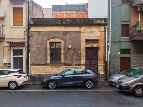casa indipendente in vendita a Catania in zona Picanello