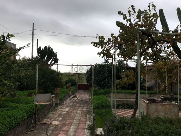 casa indipendente in vendita a Catania
