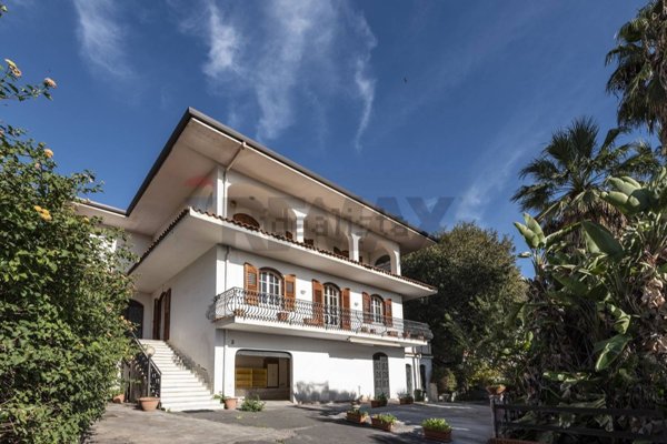 casa indipendente in vendita a Catania in zona Centro Storico