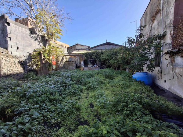casa indipendente in vendita a Catania in zona Centro Storico