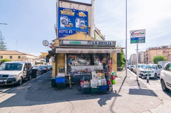 locale commerciale in vendita a Catania