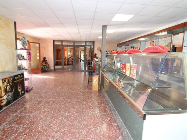 negozio in vendita a Catania in zona Fontanarossa