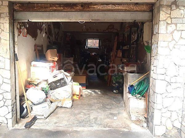 locale di sgombero in vendita a Catania in zona Picanello