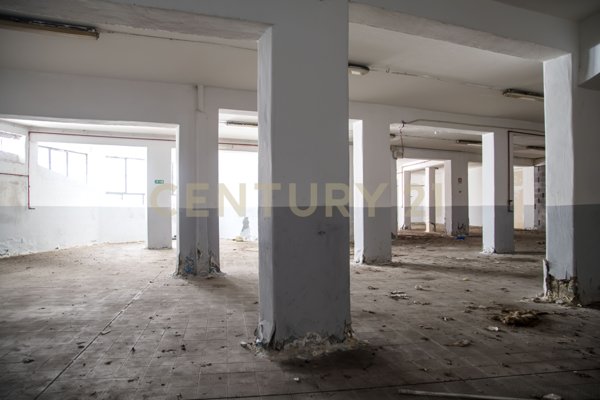 locale commerciale in vendita a Catania in zona Ognina