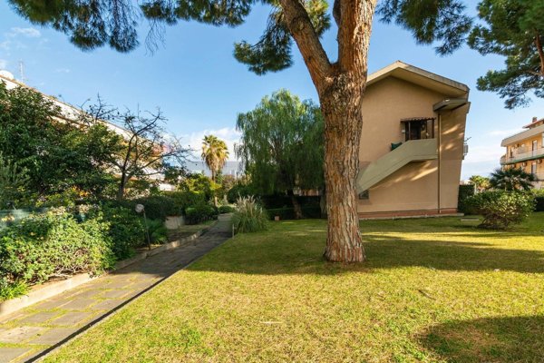 appartamento in vendita a Catania in zona Ognina