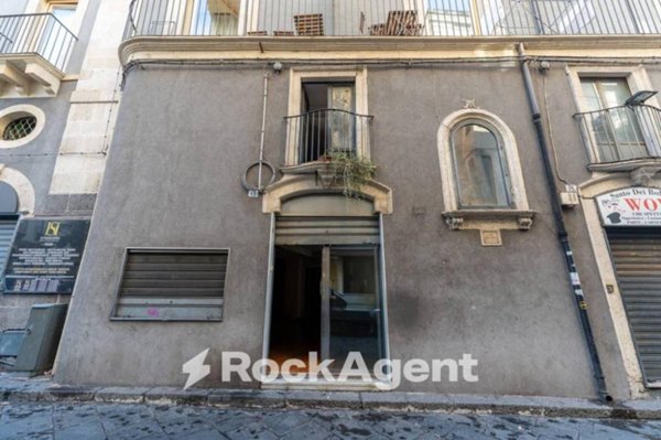 negozio in vendita a Catania in zona Centro Storico