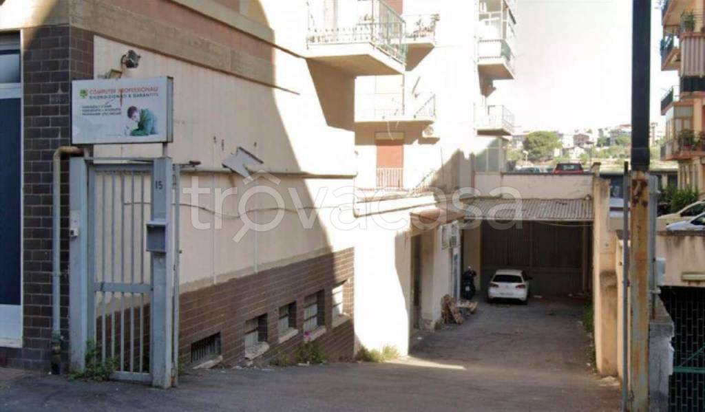 locale commerciale in vendita a Catania in zona Centro Storico