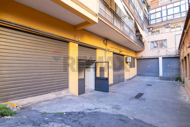 locale di sgombero in vendita a Catania