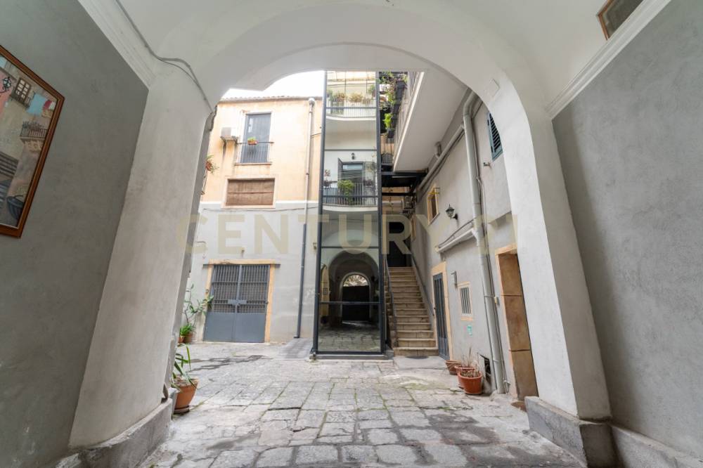 appartamento in vendita a Catania in zona Centro Storico