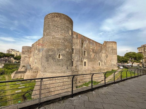 appartamento in vendita a Catania in zona Centro Storico