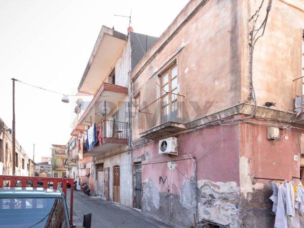 casa indipendente in vendita a Catania in zona Centro Storico