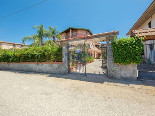 casa indipendente in vendita a Catania in zona Fontanarossa