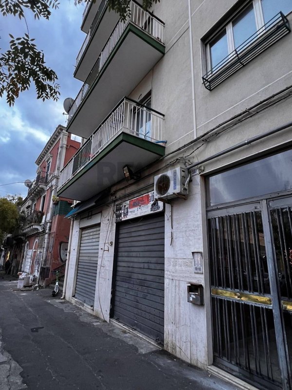 locale commerciale in vendita a Catania