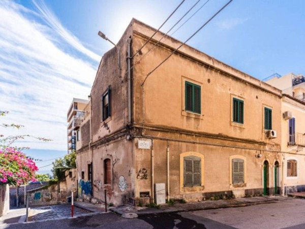 casa indipendente in vendita a Catania in zona Picanello