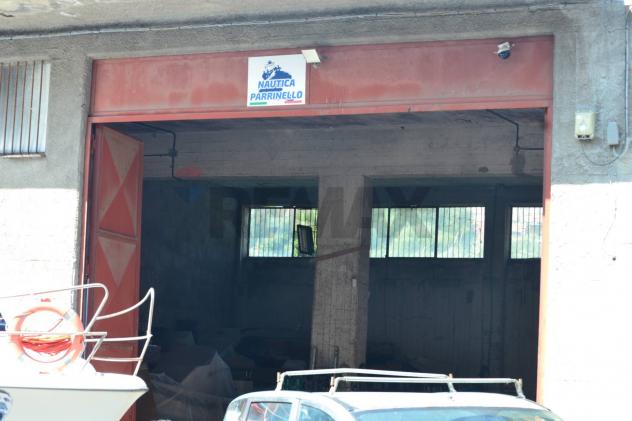 locale commerciale in vendita a Catania