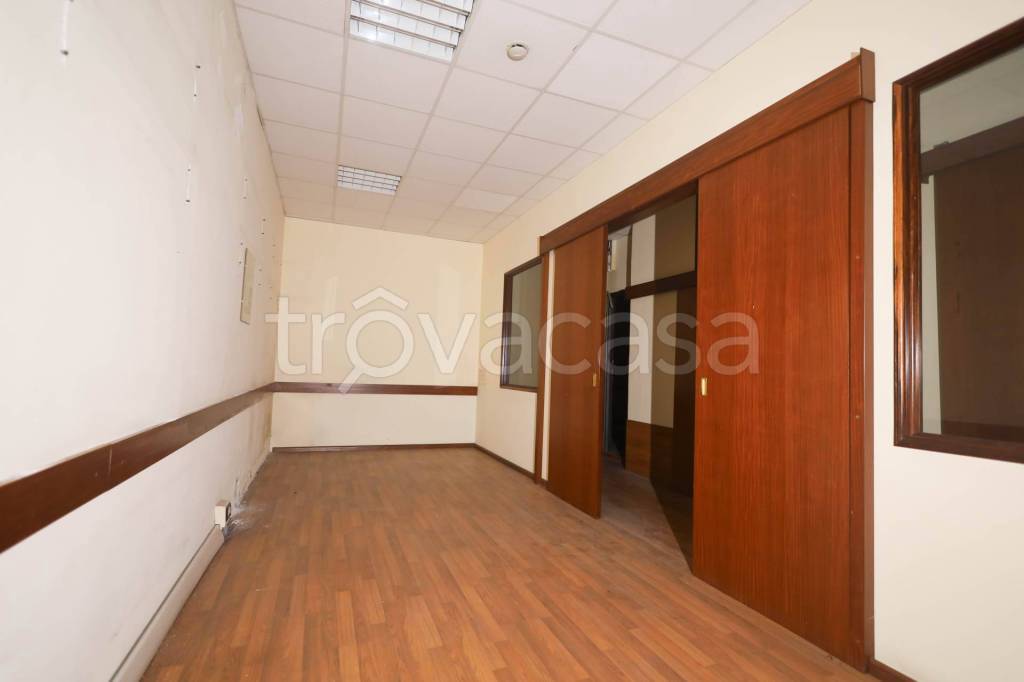 locale commerciale in vendita a Catania