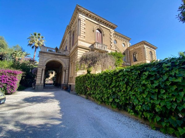 casa indipendente in vendita a Catania
