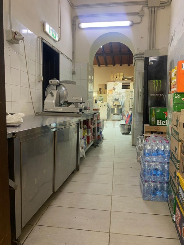 locale commerciale in vendita a Catania in zona Zia Lisa