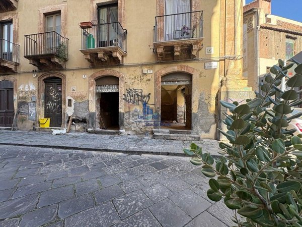 casa indipendente in vendita a Catania in zona Centro Storico