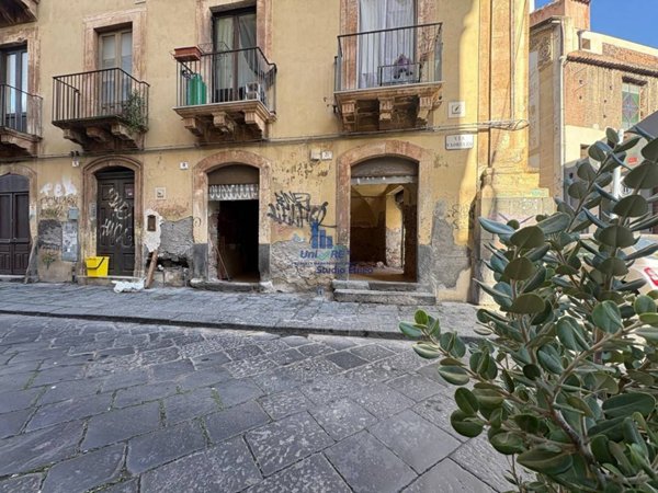 casa indipendente in vendita a Catania in zona Centro Storico