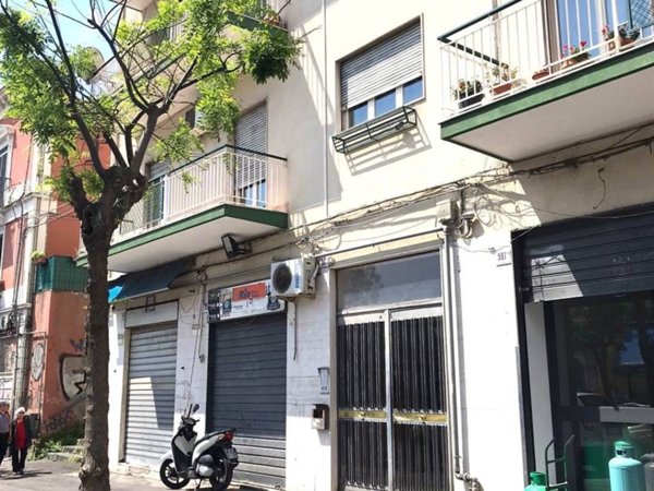 locale commerciale in vendita a Catania