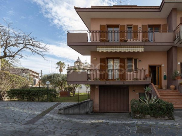casa indipendente in vendita a Catania