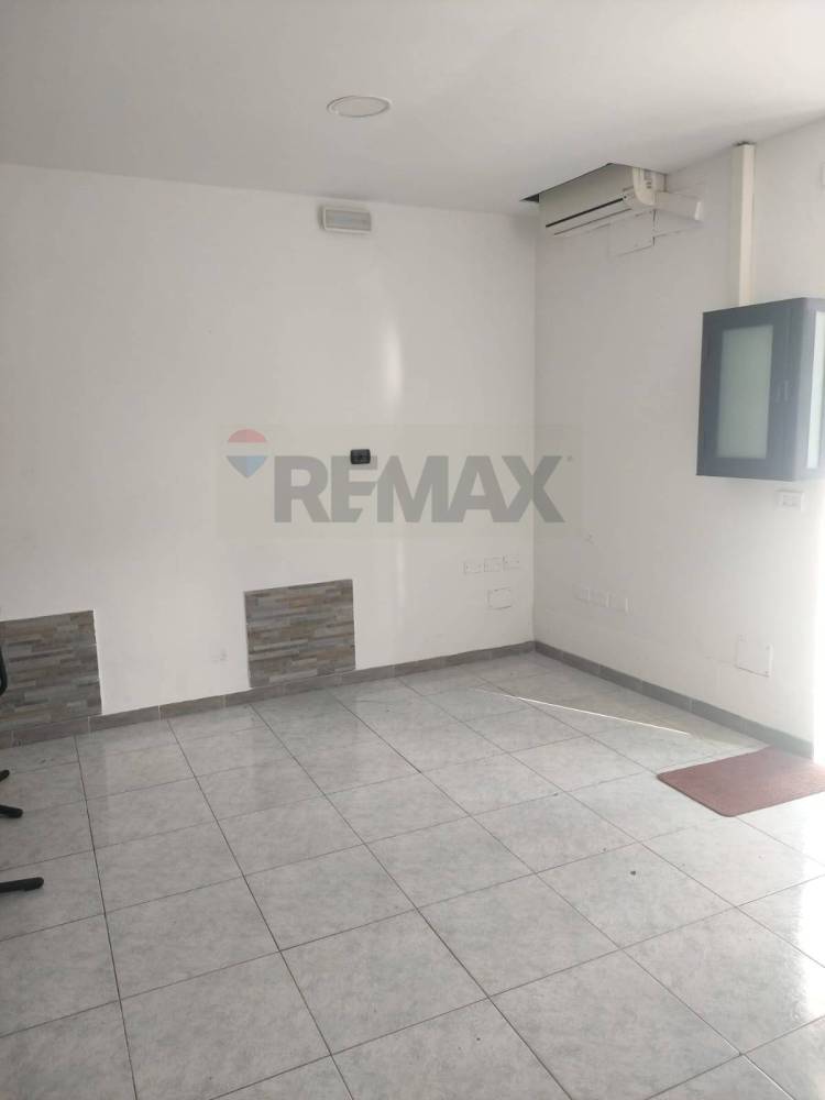 locale commerciale in vendita a Catania in zona Centro Storico