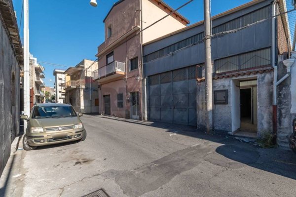 negozio in vendita a Catania in zona Centro Storico