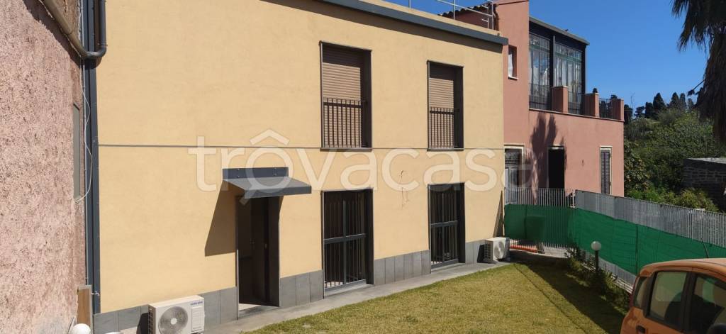casa indipendente in vendita a Catania in zona Cibali