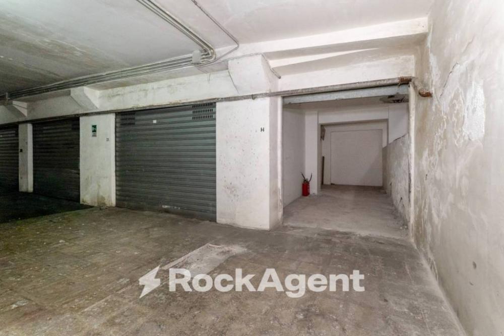 locale commerciale in vendita a Catania in zona Centro Storico