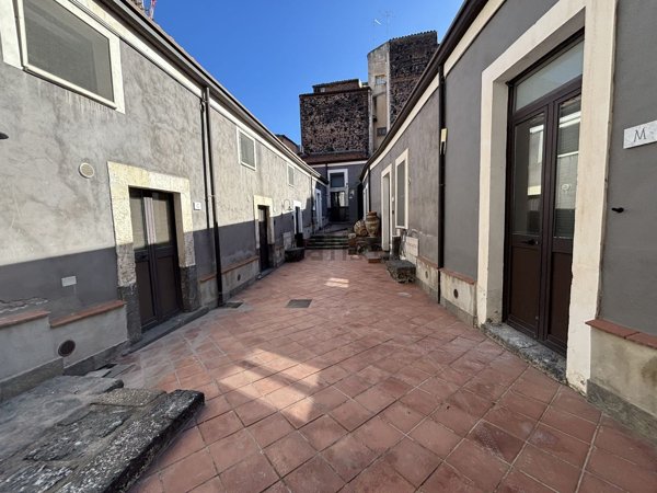 appartamento in vendita a Catania in zona Centro Storico
